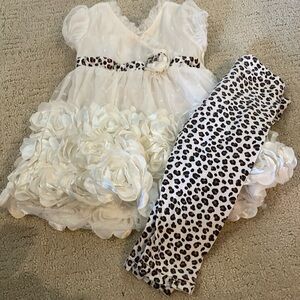 Nannette Baby adorable outfit. Size 12 months.